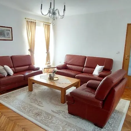 Mb Deluxe Apartamento Visoko