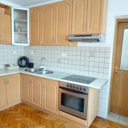 Mb Deluxe * Visoko