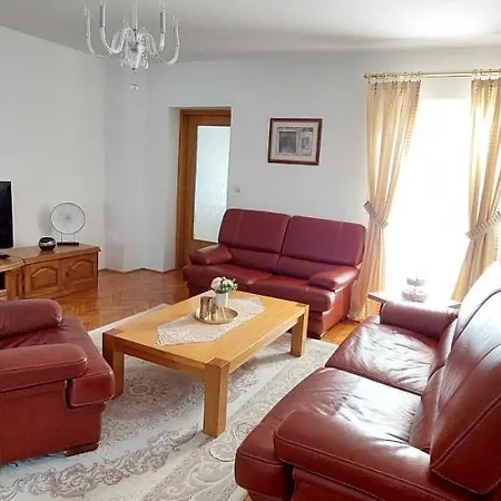 Mb Deluxe Apartment *