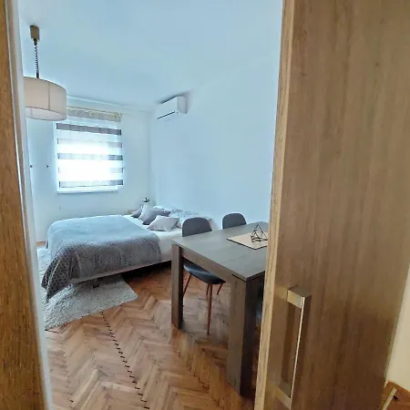 Mb Deluxe Apartment *