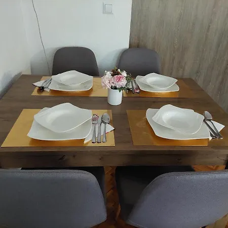 Mb Deluxe Apartment *